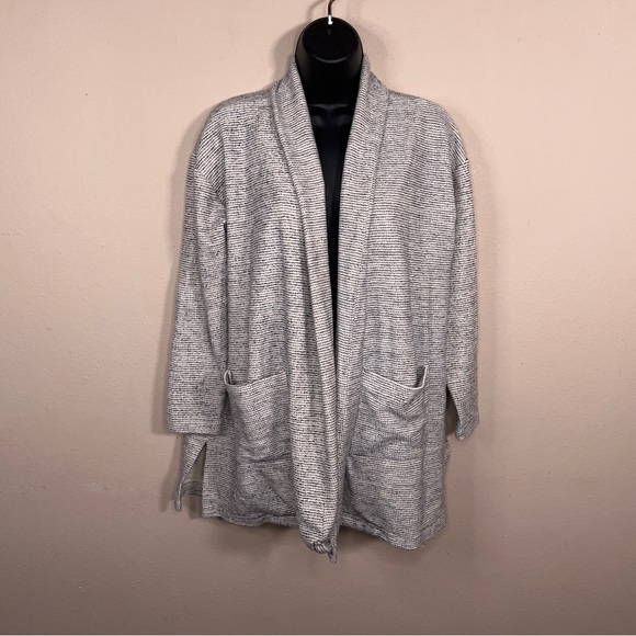 Medium Ann Taylor Loft White Grey Lounge Shrug Jacket Stretch Pockets - Picture 11 of 13